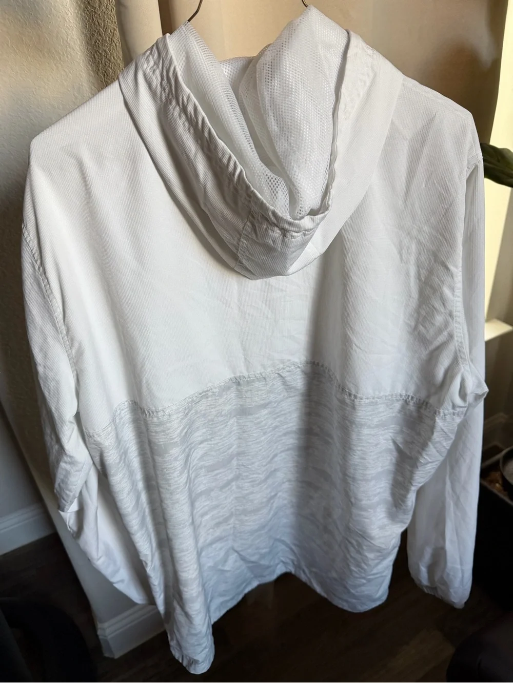 adidas White Mesh-Lined Half-Zip Pullover with Black Zipper size Large